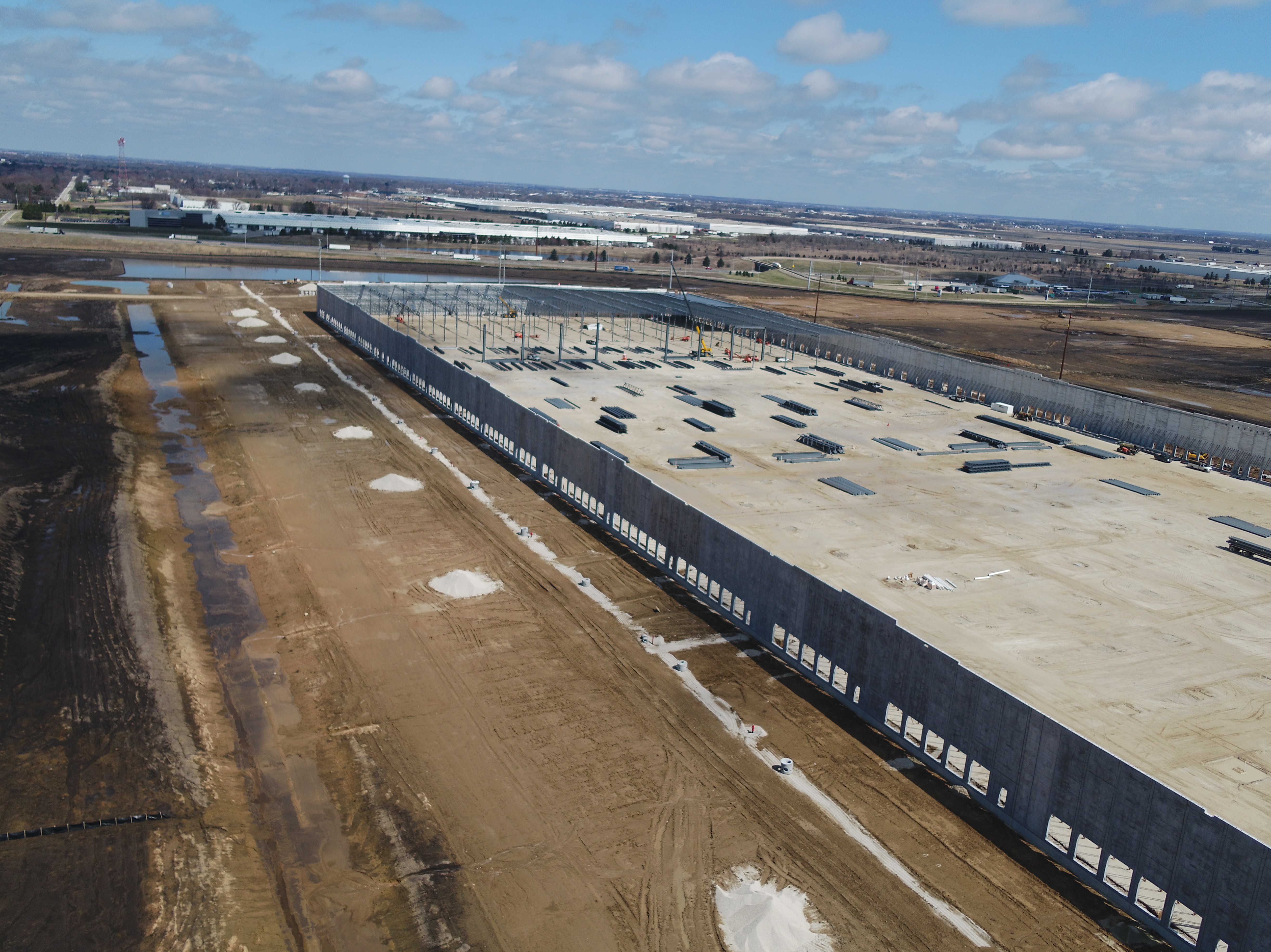 1.2M SF warehouse in DeKalb, Illinois