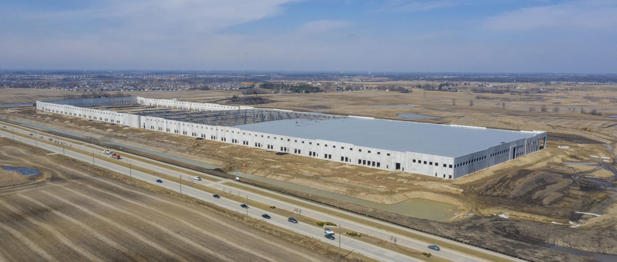 1.4M SF warehouse facility in Grayslake, Illinois