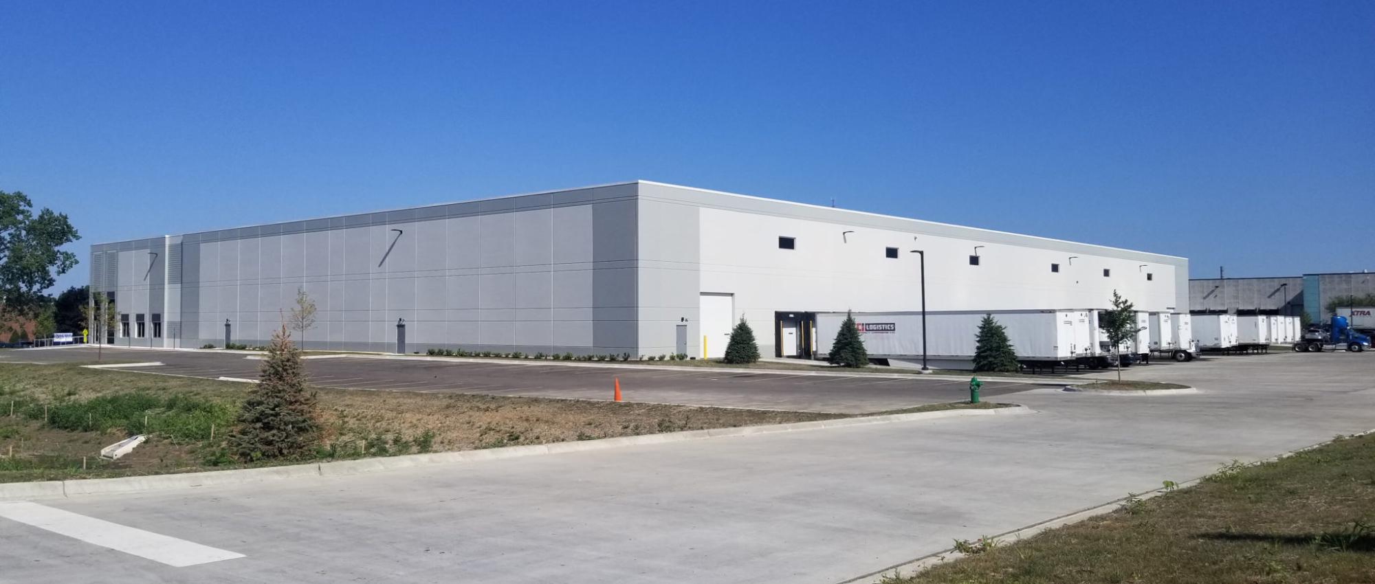speculative precast concrete warehouse in Batavia, IL